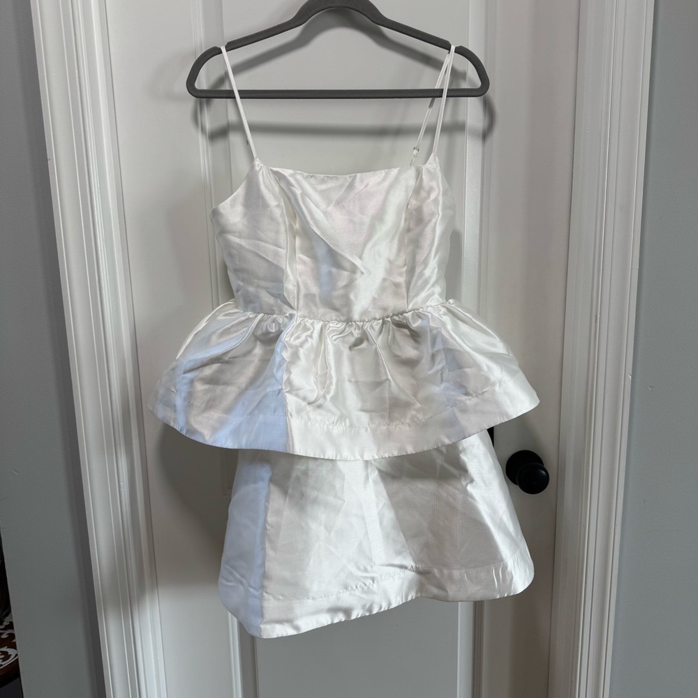 Lulus Bubbly Charm NWT size Medium White Taffeta Tiered Ruffled Mini Dress‎ - Picture 3 of 14